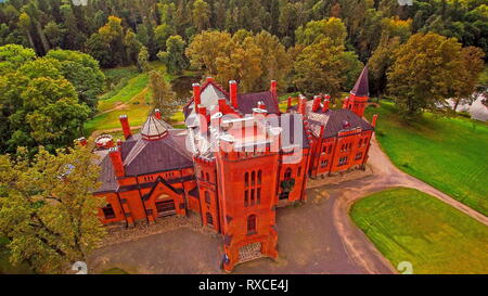 Le rouge 10 Palace dans le pays de l'Estonie. 10 Château (en allemand : Schloss Sagnitz) remonte à au moins 1522 lorsqu'il faisait partie de t Banque D'Images