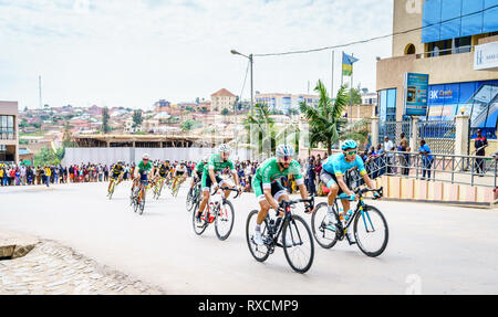 Muhanga, Rwanda, le 26 février 2019 : l'étape 3 du Tour du Rwanda cyclisme course dans la ville de Muhanga, Rwanda Banque D'Images