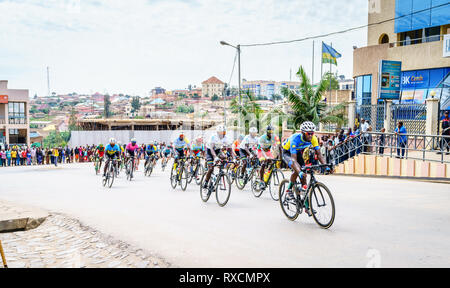 Muhanga, Rwanda, le 26 février 2019 : l'étape 3 du Tour du Rwanda cyclisme course dans la ville de Muhanga, Rwanda Banque D'Images