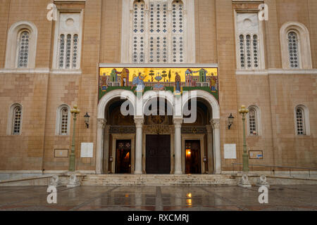 Athènes, Grèce - Novembre 6, 2018 : Cathédrale Métropolitaine d'Athènes situé dans place métropole dans la vieille ville d'Athènes. Banque D'Images