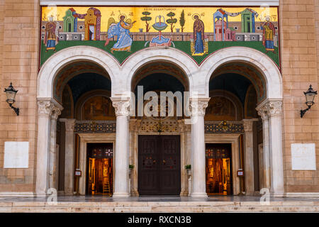 Athènes, Grèce - Novembre 6, 2018 : Cathédrale Métropolitaine d'Athènes situé dans place métropole dans la vieille ville d'Athènes. Banque D'Images