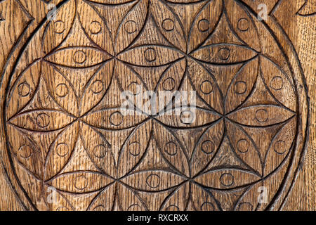 Fleur de Vie en bois. La Fleur de vie est un ancien symbole de la Géométrie Sacrée et représente l'ordre fondamental de la création. Banque D'Images