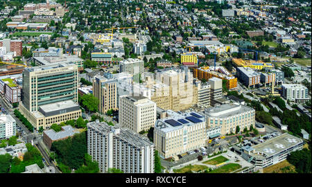 SEATTLE, WASHINGTON STATE - MAI 31st, 2018 : Vue aérienne de Yesler Terrace et Squire Park district et l'Harbourview medical center à Seattle. Banque D'Images