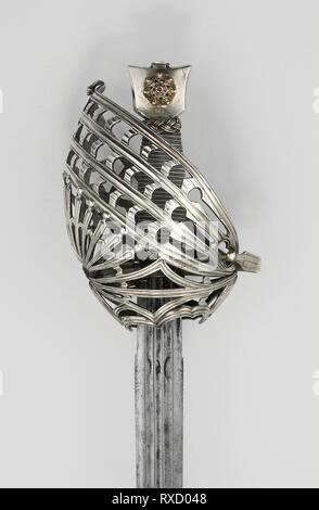 Basket-Hilted Schiavona (sabre). L'italien, Venise. Date : 1775-1800. Dimensions : Hors Tout 107,5 cm (42 L. 5/16 in.) L. Lame 92,5 cm (36 7/16 po) WT. 2 lb. 14 oz. Acier, bois, argent, et le corail. Origine : Venise. Musée : le Chicago Art Institute. Banque D'Images