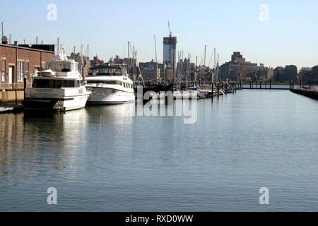 Newport, New Jersey, États-Unis. Bateaux dans une marina. Banque D'Images