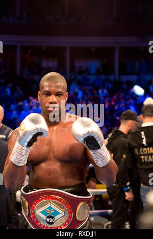 London uk 8 mars 2019 Boxing retourne au Royal Albert Hall de Londres Kensington gore Daniel Dubois devient le nouveau champion wbo des poids lourds européens Daniel Dubois v Razvan Cojanu Credit : Dean Fardell/Alamy Live News Banque D'Images