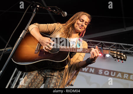 Londres, Royaume-Uni. 09Th Mar, 2019. Londres, Royaume-Uni. Samedi 9 mars 2019. Country Music fans entrer dans le l'O2 arena pour le jour 2 de C2C : un pays à l'autre à l'O2 Arena, le Crédit : Jason Richardson/Alamy Live News Banque D'Images