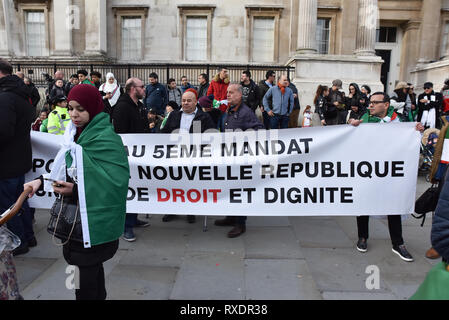Trafalgar Square, Londres, Royaume-Uni. Mar 9, 2019. Algériens à Londres pour protester contre le gouvernement algérien et le manque de démocratie. Crédit : Matthieu Chattle/Alamy Live News Banque D'Images