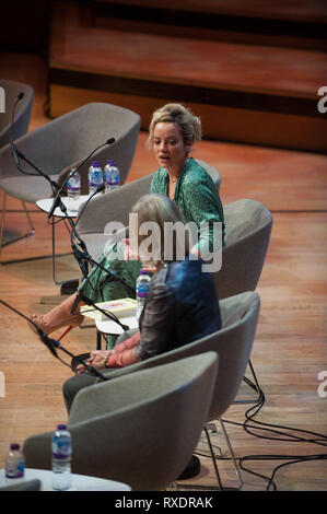 Londres, Royaume-Uni. Mar 9, 2019. Lily Allen vu parler à Jude Kelly au cours de la femme du monde festival à Southbank à Londres. Credit : Terry Scott/SOPA Images/ZUMA/Alamy Fil Live News Banque D'Images