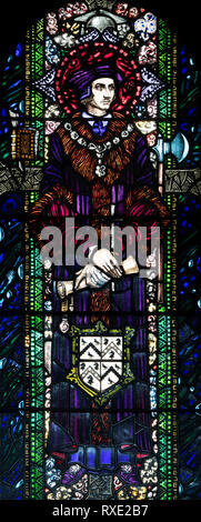 Saint John Fisher, défenseur de la suprématie du Pape, qui fut décapité en 1535, St Oswald & église St Edmund, Ashton-in-Makerfield, Grreater Manchester, UK Banque D'Images
