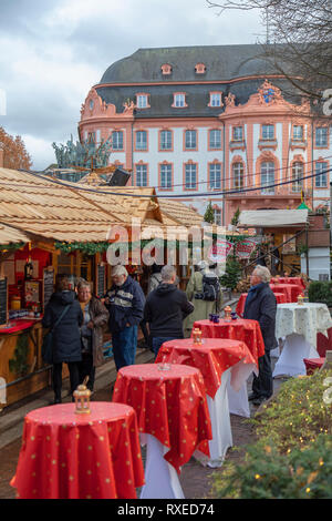 Marché de Noël à Schillerplatz, Mayence, Rhénanie-Palatinat, Allemagne Banque D'Images