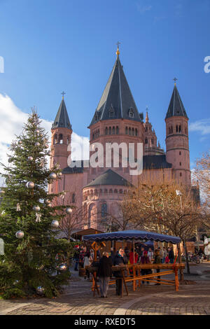 Marché de Noël et Cathédrale de Mayence, Mainz, Rhénanie-Palatinat, Allemagne Banque D'Images