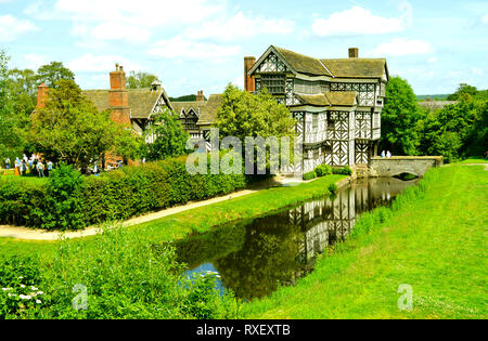 Moreton Hall un peu à colombages à douves manoir construit au 16ème siècle Banque D'Images