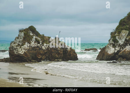 Plage à Nugget Point dans l'Otago, île du Sud, Nouvelle-Zélande Banque D'Images