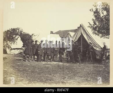 Le président Lincoln sur Battle-Field d'Antietam. Alexander Gardner ; American, né en Écosse, 1821-1882. Date : 1862. Dimensions : 17,7 x 22,9 cm (image/papier) ; 31,2 x 44,7 cm (page d'album). L'albumine, pl. 23 extrait de l'album 'Gardner's Sketch Book photographique de la guerre, tome 1' (1866). Origine : Etats Unis. Musée : le Chicago Art Institute. Banque D'Images