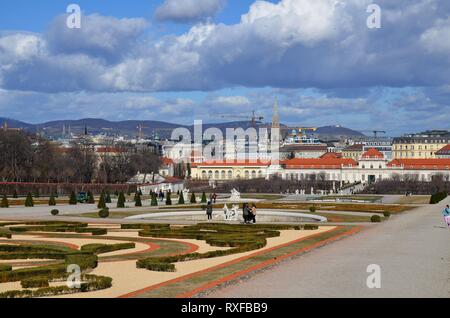 Wien, die Hauptstadt Österreichs : Im Belvedere-Park, Unteres Belvedere mit Stephanskirche Banque D'Images