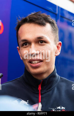 Barcelone, Espagne. 26 février 2019 - Alexander Albon de la Thaïlande avec 23 Scuderia Toro Rosso STR14 portrait Honda jour 5 de F1 les essais d'hiver. Banque D'Images