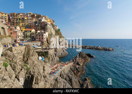 Manarola , une petite ville, une frazione de la commune de Riomaggiore, dans la province de La Spezia, Ligurie, Italie du nord. Banque D'Images