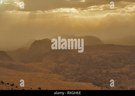 Ash Sharah Mountains. La Jordanie. Un typique paysage jordanien. Banque D'Images
