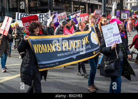 Londres, Royaume-Uni, le 9 mars 2019. Millions de femmes dans le centre de Londres. Dans le prolongement de la Journée internationale des femmes, pour la 12e année, les femmes et les filles à fin mars la pandémie mondiale de la violence contre les femmes. Crédit : Stephen Bell/Alamy Live News Banque D'Images