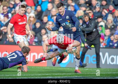 Edimbourg, Ecosse. . 09Th Mar, 2019. firo : 09.03.2019 Guinness, rugby 6 nations match entre l'Ecosse et au Pays de Galles au stade de Murrayfield, Edinburgh BT, Jonathan Davies (n° 13) du Pays de Galles marque le deuxième essai dans le monde de l'utilisation | Credit : dpa/Alamy Live News Banque D'Images