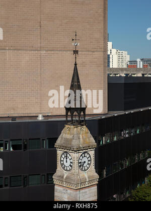 Tour de l'horloge de Derry à Plymouth Plymouth se trouve derrière le Théâtre Royal. Banque D'Images