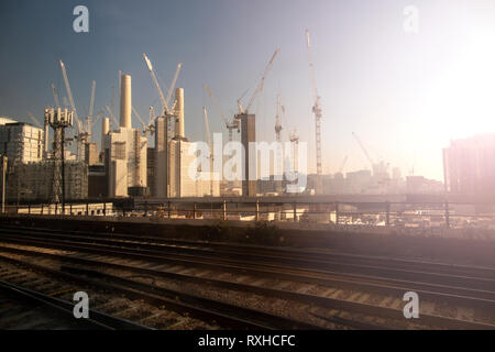 Réaménagement Battersea Power Station tôt le matin Banque D'Images