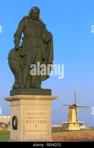 Monument à la 17e siècle l'amiral hollandais Michiel de Ruyter (1607-1676) à Vlissingen, Pays-Bas Banque D'Images