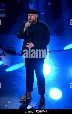 Performancers lors de la 69 e Festival de la chanson italienne de Sanremo avec : Tom Walker Quand : 06 Feb 2019 Credit : IPA/WENN.com **Uniquement disponible pour publication au Royaume-Uni, USA, Allemagne, Autriche, Suisse** Banque D'Images