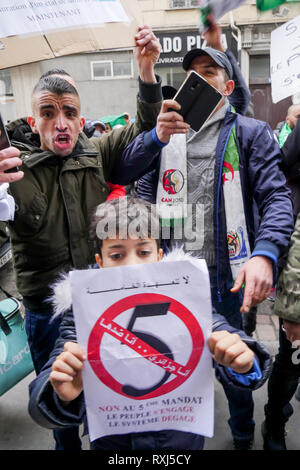 Manifestations de la diaspora algérienne Abdelaziz Bouteflika 5e candidature au poste présidentiel, Lyon, France Banque D'Images