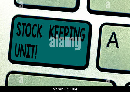 Texte visible Unité de gestion des stocks. Produit photo conceptuelle et code d'identification de service ou produit magasin touche clavier Intention de créer compu Banque D'Images