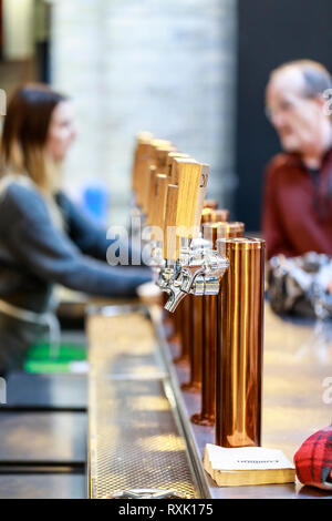 Craft Beer on tap, le marché de la fourche, à Winnipeg, Manitoba, Canada Banque D'Images