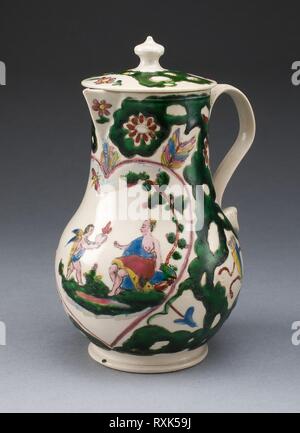 Pichet avec couvercle. Staffordshire, Angleterre. Date : 1755-1765. Dimensions : 14,6 x 9,5 x 8,3 cm (5 3/4 x 3 3/4 x 3 1/4 in.). Grès au sel, émaux polychromes. Origine : Le Staffordshire. Musée : le Chicago Art Institute. Banque D'Images