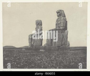 Gournah, les Colosses ; Thèbes. Maxime Du Camp (Français, 1822-1894) ; imprimé par l'Imprimerie Photographique de Blanquart-Evrard (Français, fondée 1851). Date : 1849-1851. Dimensions : 15,5 × 19,5 cm (image/papier) ; 30 × 42,9 cm (page d'album). Impression sur papier salé, la plaque 54 de l'album 'Egypte, Syrie et Palestine, Frederik' (1852). Origine : France. Musée : le Chicago Art Institute. Banque D'Images
