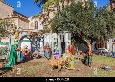 Valencia, Espagne, 02 Décembre 2016 : Crèche en face de la Cathédrale Métropolitaine de l'Assomption de Notre-Dame de Valence Banque D'Images