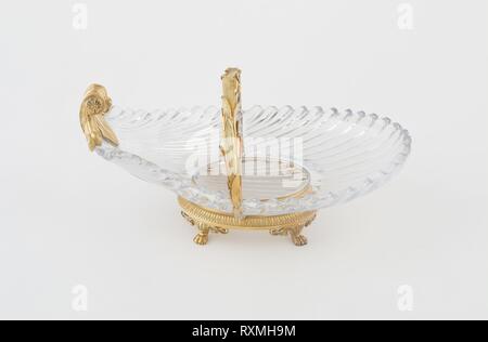 Deux Sweetmeat plats. Peut-être par Jean Baptiste Claude Odiot ; français, 1753-1850, Paris, France. Date : 1819-1838. Dimensions : H. 22,2 cm (8 3/4 in.). Argent doré et en verre. Origine : Paris. Musée : le Chicago Art Institute. Auteur : MARTIN-GUILLAUME BIENNAIS. Banque D'Images