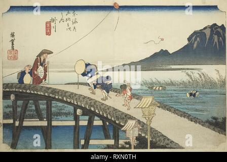 Kakegawa : Vue lointaine du Mont Akiba (Kakegawa, Akibasan enbo), de la série "Cinquante-trois Stations du Tokaido (Tokaido gojusan tsugi no uchi), aussi connu sous le nom de l'édition Hoeido Tokaido. Utagawa Hiroshige ? ?  ? ? ; Japonais, 1797-1858. Date : 1828-1839. Dimensions : 24,2 cm x 36,1 cm (9 1/2 x 14 3/16 po.). Gravure sur bois en couleur ; Oban. Origine : Japon. Musée : le Chicago Art Institute. Banque D'Images