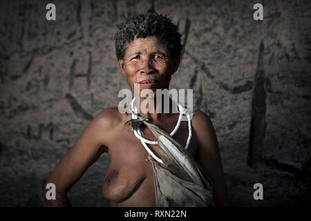 Portrait d'une Ju'hoansi Bushmen San femme Banque D'Images