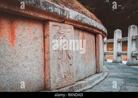 Zodiaque Oriental carver dans le dieu tombe du Général Kim Yusin dans Gyeongju-si, en Corée du Sud. Banque D'Images