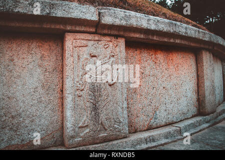 Zodiaque Oriental carver dans le dieu tombe du Général Kim Yusin dans Gyeongju-si, en Corée du Sud. Banque D'Images