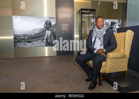 « Mandela : l'exposition officielle' est la nouvelle grande exposition mondiale qui conduit les visiteurs sur un parcours personnel à travers la vie de la plus célèbre combattant de la liberté et de leader politique. Une expérience révolutionnaire qui célèbre sa vie et l'héritage, l'exposition fait sa première mondiale au 26 Leake Street Gallery comprend : Nkosi Zwelivelile Mandela Où : London, Royaume-Uni Quand : 07 Feb 2019 Credit : Phil Lewis/WENN.com Banque D'Images