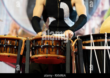 Joueur de tambour japonais en action Banque D'Images