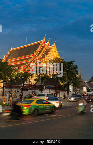 Budhdist illuminé dans la pagode Phra Buddhasaiyas temple, Bangkok, Thaïlande Banque D'Images