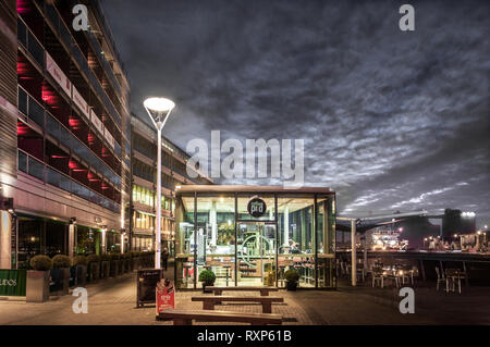 La ville de Cork, Cork, Irlande 26 Octobre, 2016.Le petit déjeuner dans un café près de la promenade à Lapp's Quay Cork, Irlande Banque D'Images