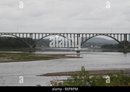 Pont au Nouveau-Brunswick avec des arcs Banque D'Images