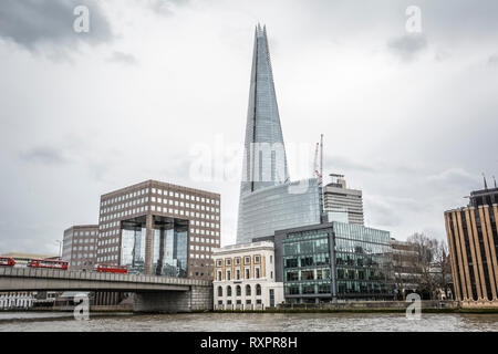 Gratte-ciel Shard de Renzo Piano et 1 London Bridge sur London Bridge, Londres, Royaume-Uni Banque D'Images