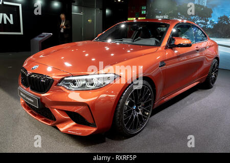 Genève, SUISSE - Le 6 mars 2019 : BMW M2 voiture de compétition en vedette à la 89e Salon International de l'Automobile de Genève. Banque D'Images