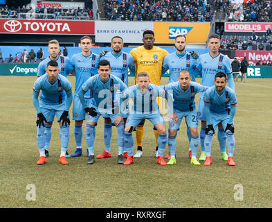 New York, États-Unis. Mar 10, 2019. New York, NY - 10 mars 2019 : NYCFC 11 départ avant de poser régulièrement MLS match contre DC United au Yankee Stadium match match nul crédit : lev radin/Alamy Live News Banque D'Images