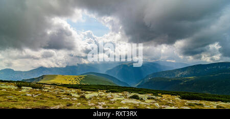 Paysage du Parc National Retezat, Carpates roumaines. Banque D'Images