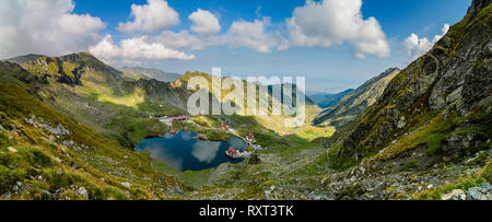 Vue aérienne de Balea lac dans les Carpates roumaines. Banque D'Images